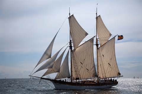 schooner.jpg